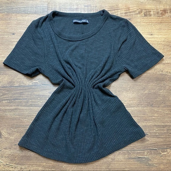 Abercrombie & Fitch Tops - Abercrombie & Fitch Ribbed Crop Top Medium